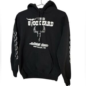 The Stockyard Coon Valley WI Bar & Saloon Hunting Guns US Flag Men’s M Hoodie